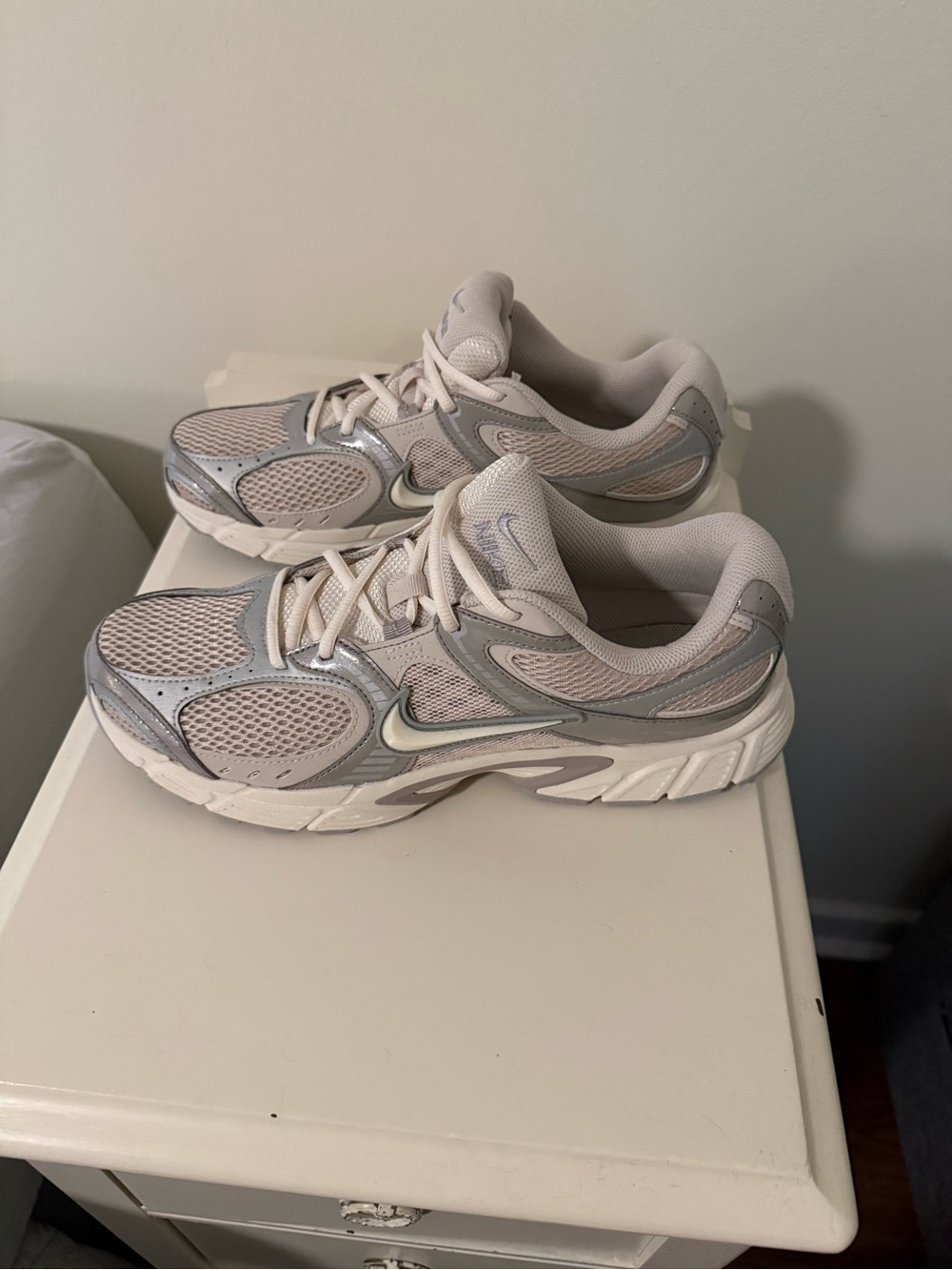 Nike men's V5 RNR! Grey/oatmeal